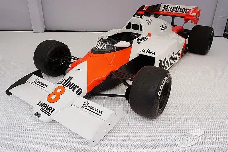 vintage-monterey-motorsports-reunion-2016-1984-mclaren-mp4-2-2-driven-by-niki-lauda (1).webp