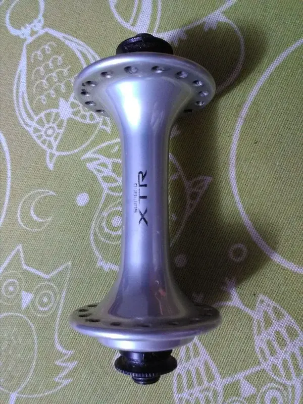 XTR M900 front hub.webp