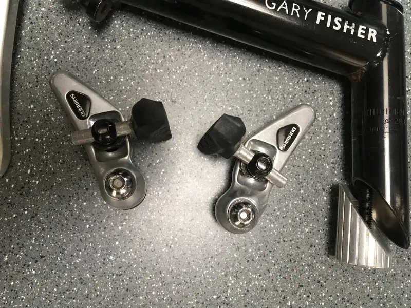 mt-fini-xt-brakes-stem.webp