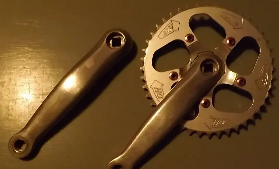 Silver chainset.webp