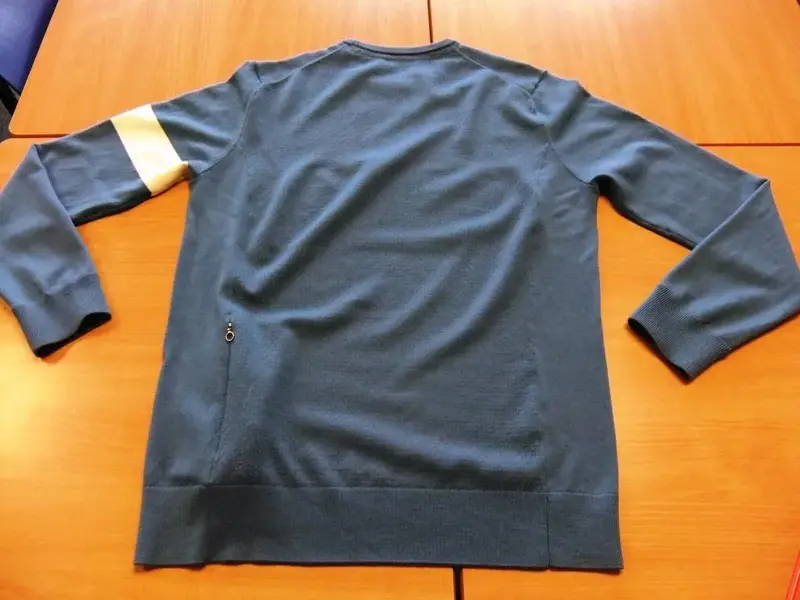 Rapha Merino Crew Neck 003.webp