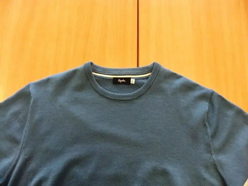 Rapha Merino Crew Neck 002.webp
