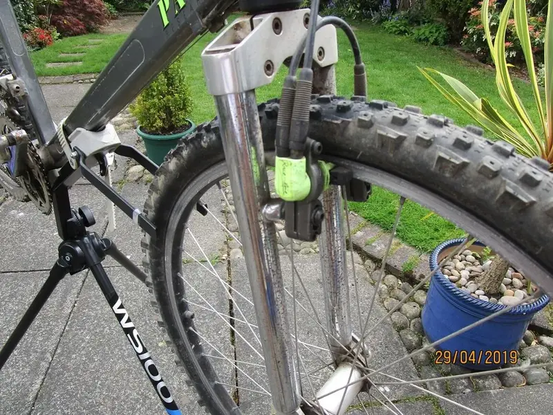 Pace RC100 Bullseye Hubs RC30 forks.webp