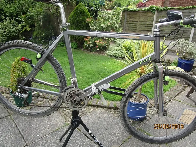Pace RC100 Bullseye cranks.webp