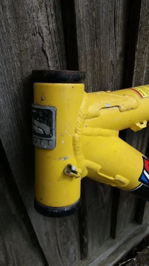 Scott head tube.webp