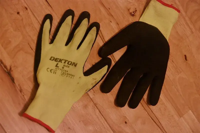 gloves.webp