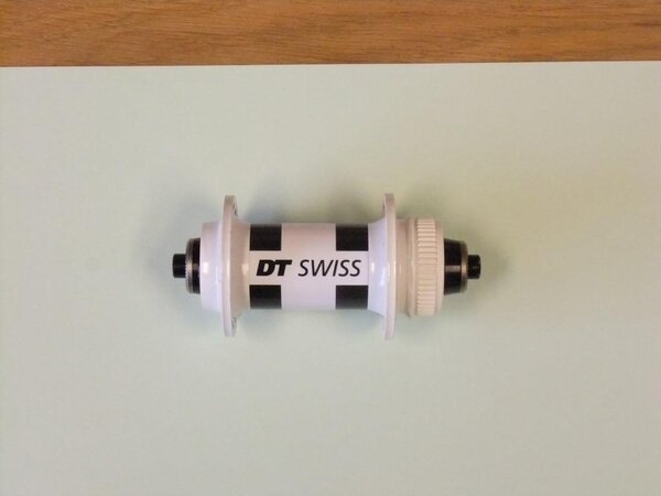 DT Swiss 180 hubs MTB front 1.jpg