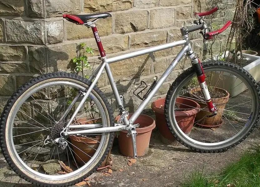 Specialized Stumpjumper - Phase 1 Right.webp
