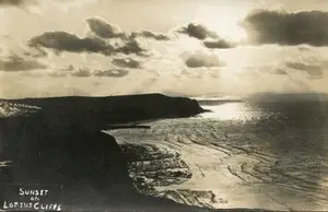 sunset_on_loftus_cliffs.webp