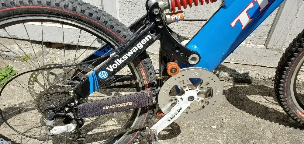 RARE Trek Pro Issue DH Blue and White Frame Retrobike