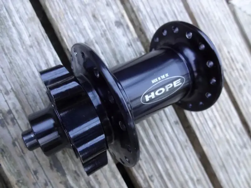 6 bolt bulb (Custom).webp