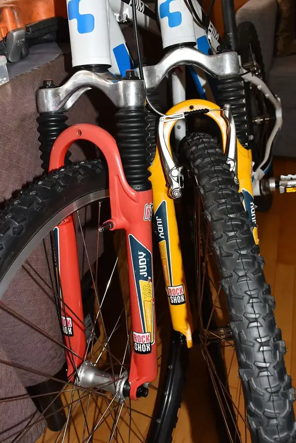 Rock Shox Judy XC red-yellow.webp