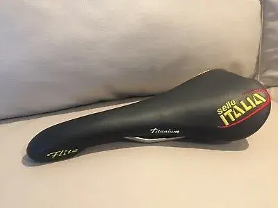 Selle-Italia-Flite-Titanium-railed-saddle-Black.webp