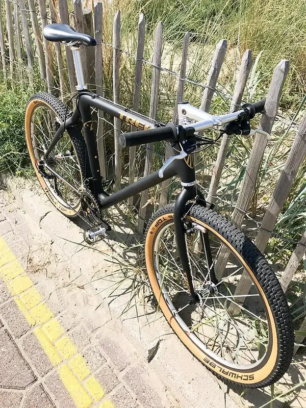 Trek9800-02.webp