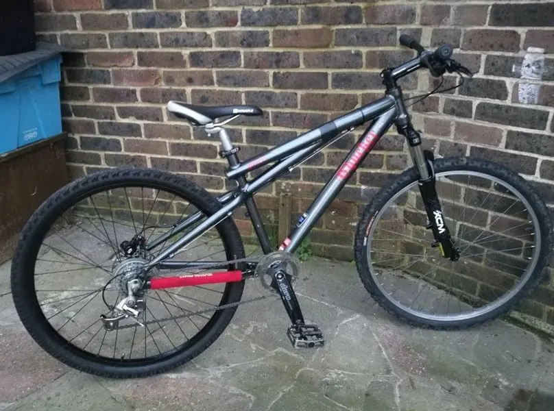 Gt chucker dirt jump bike hotsell