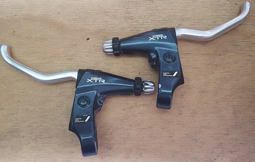 XTR Lever Front.webp