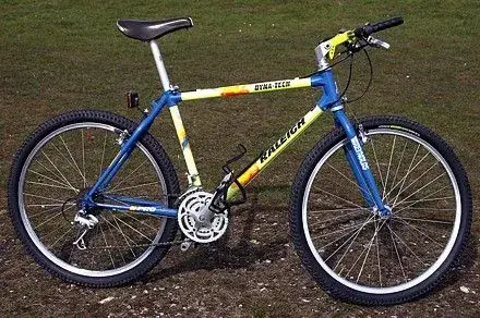 1990 Dyna-Tech 2070 in Team colours.webp