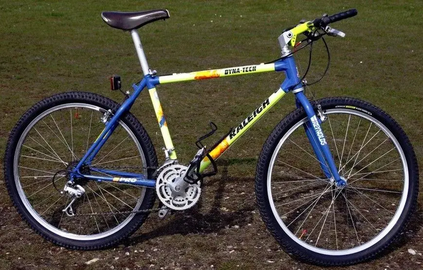 1990 Dyna-Tech 2070 in Team colours.webp