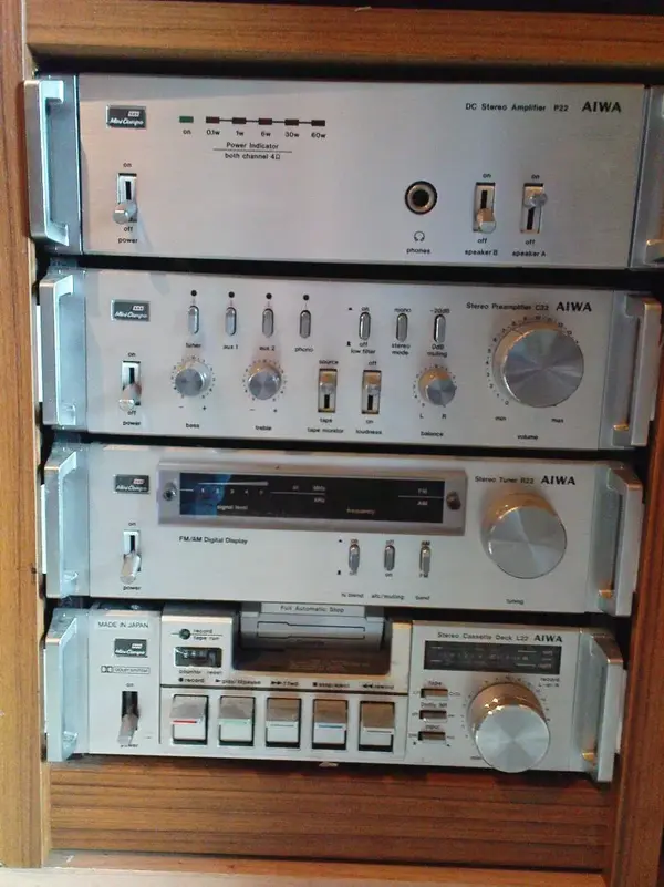Aiwa mini hifi.webp