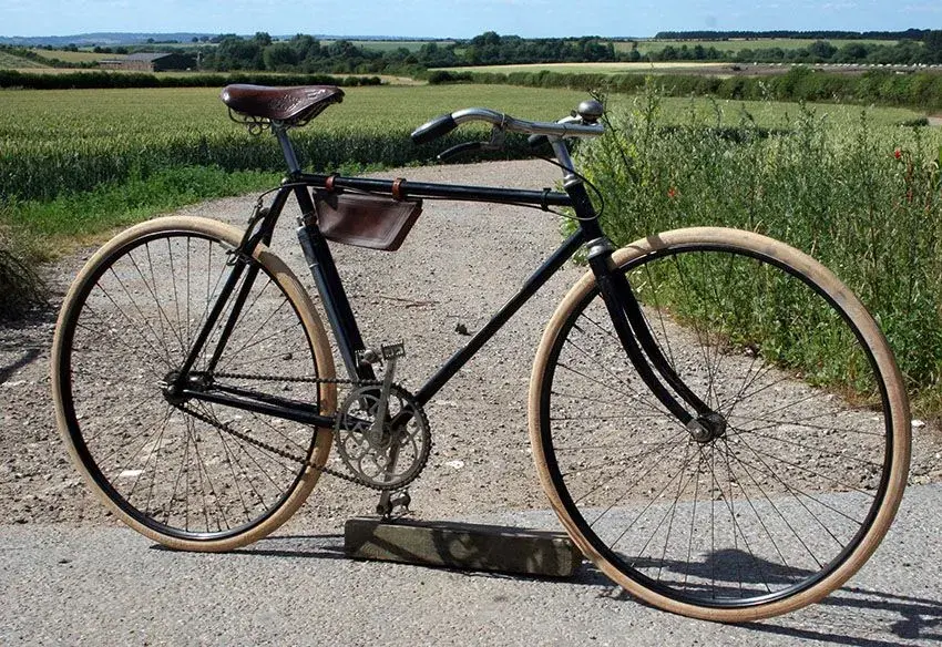 1910-De-Dion-Bouton-Modele-Routier-06.webp