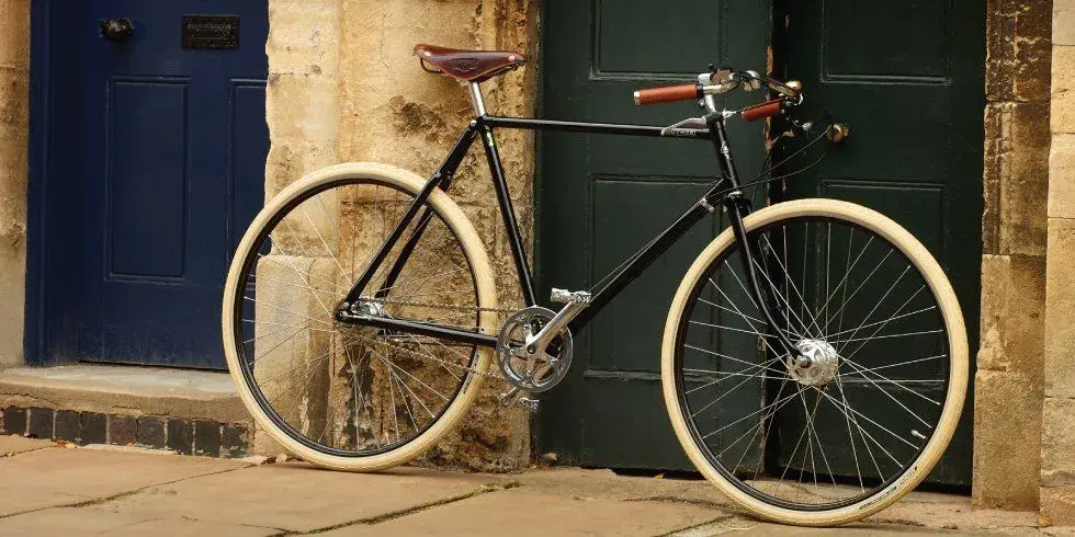 pashley-product-lifestyle-image-header-73980x490.webp