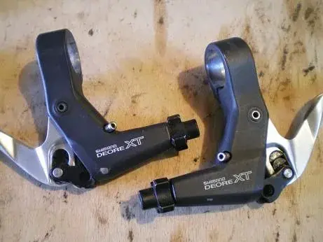 xt v brake levers.webp