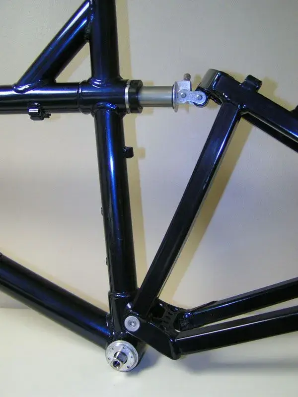 Boulder - pivot - shock.webp