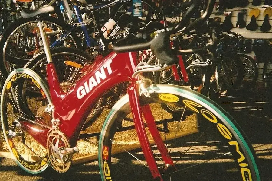 giant mcr, custom paint, tt build.webp