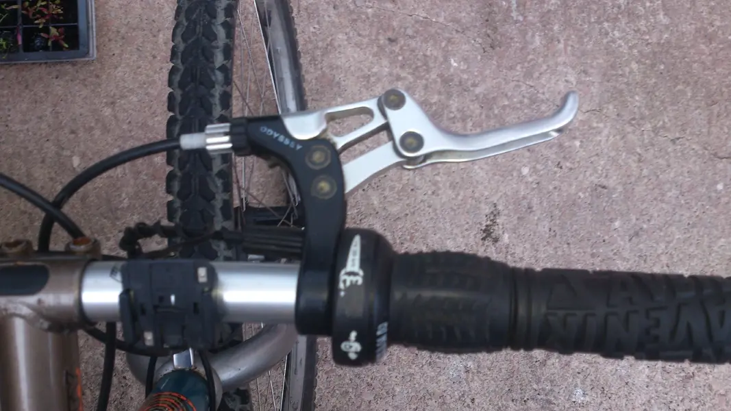 odyssey brake levers.webp