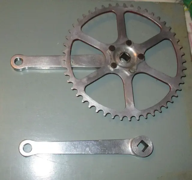 Stronglight 49D Chainset 2.webp