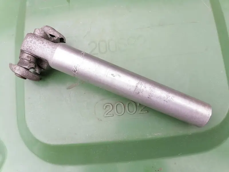 sr 272 seatpost.webp