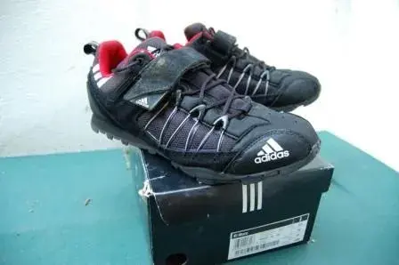 shoesale 002.webp