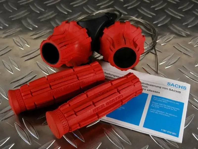 Sachs Power Grip Wavey Shifters red 800px.webp