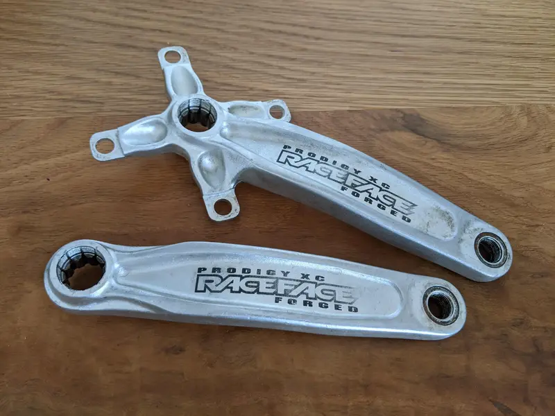 raceface cranks.webp