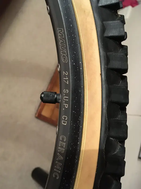 rim side by valve - resize.webp