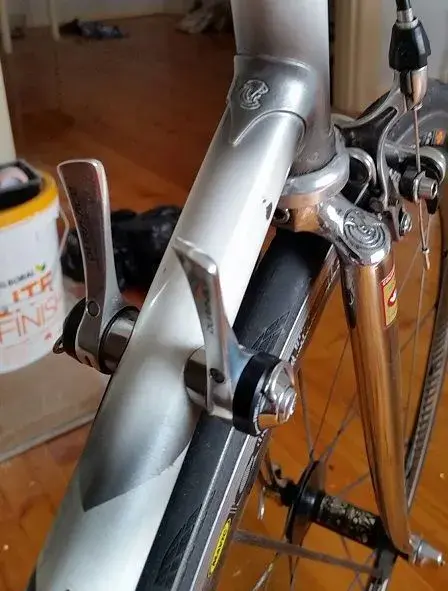 Modern indexed downtube shifters 10 on a steel frame. Retrobike