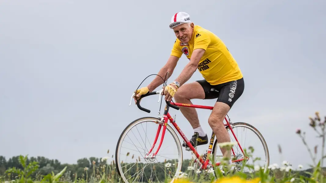 TI-Raleigh-Anniversary-Edition-with-Joop-Zoetemelk_2048x2048 (1).webp
