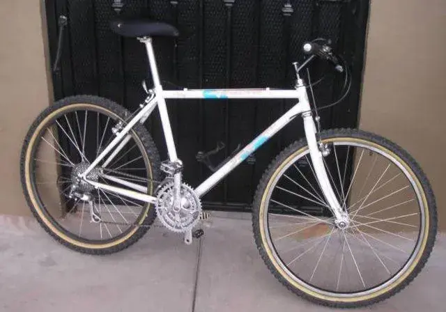 1989 stumpjumper comp white version.webp