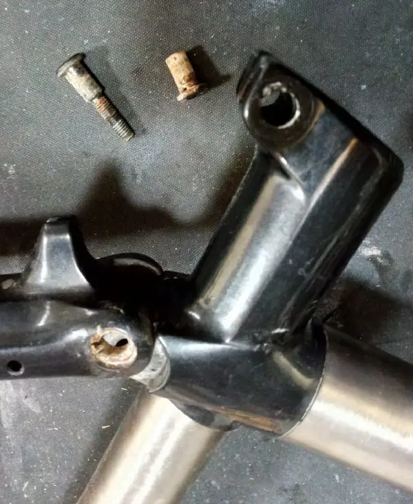 Top bolt undone.webp