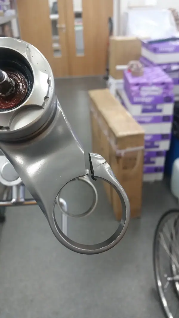 lefty clamp.webp