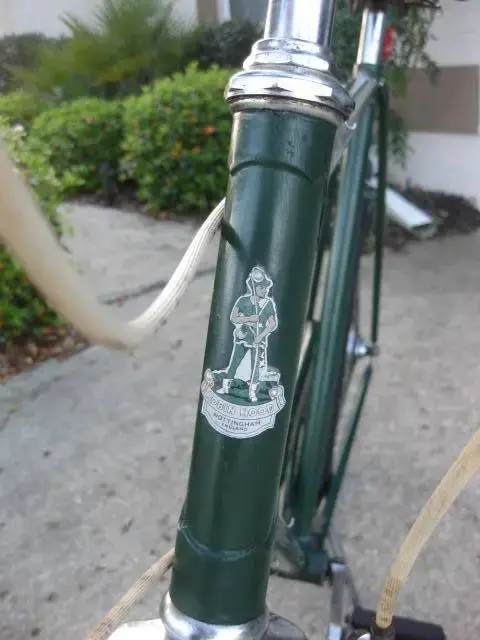 ROBIN HOOD 1965 HEADBADGE.webp