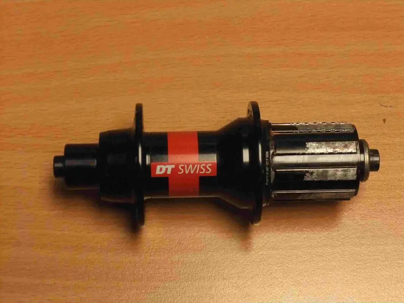 DT 240 Rear hub 2.webp