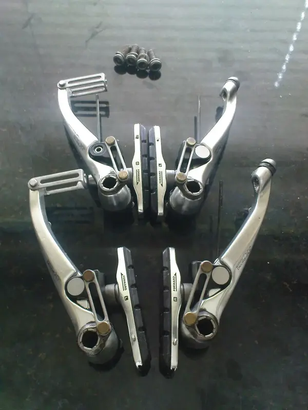 XT V-brake.webp