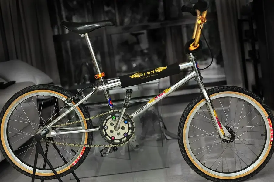 1982GTpro-R.webp