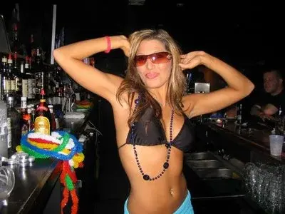 sexy-bar-girl-14.webp