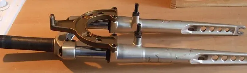 Marzocchi XC500 w crack.webp