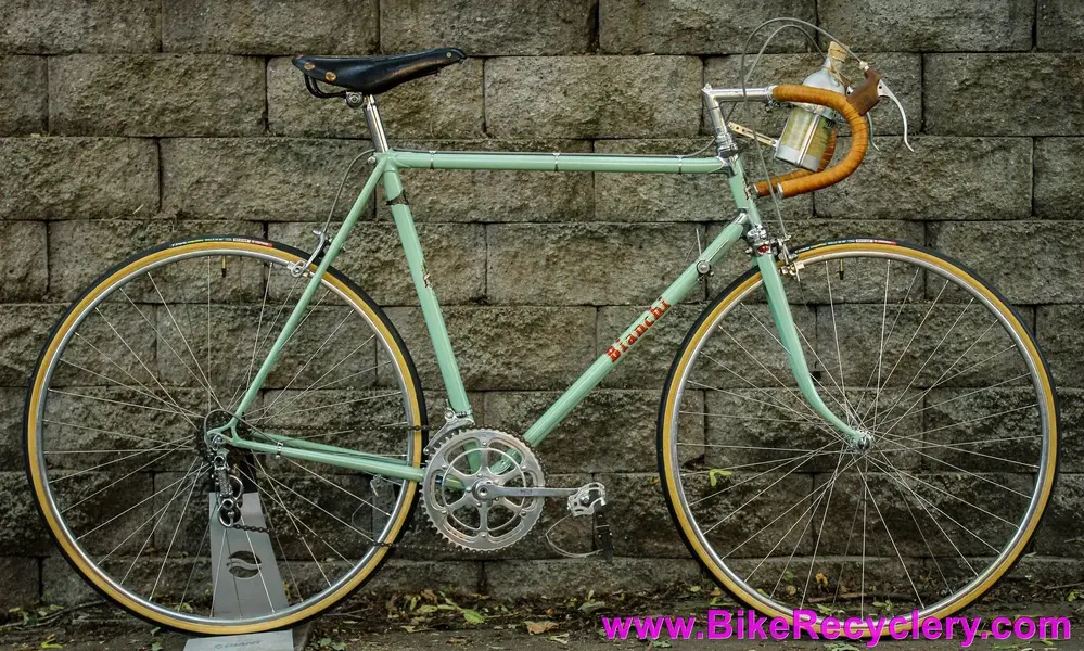 1950s_bianchi_campione_del_mondo_tour_de_france_restored_1953_magistroni_ambrosio_57cm_celeste...jpg