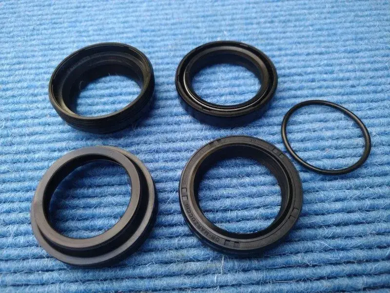Marzocchi Bomber 30mm Seal Kit M-Arch 800px.webp