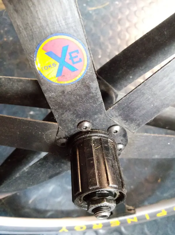 Roks XE Carbon Steel.webp