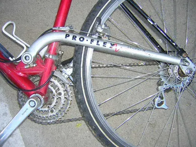 752 rear swingarm.webp